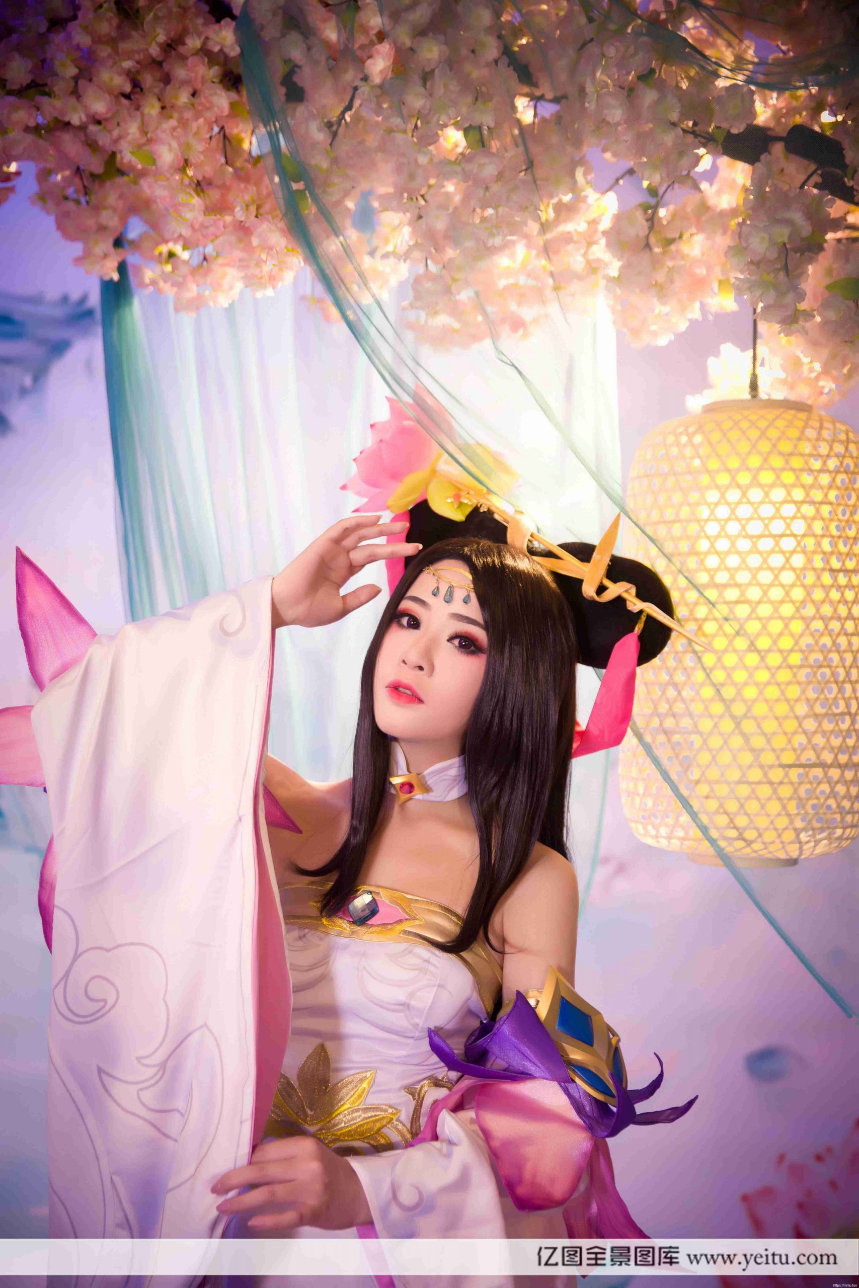清纯萌妹子月出东君COSPLAY王者荣耀貂蝉