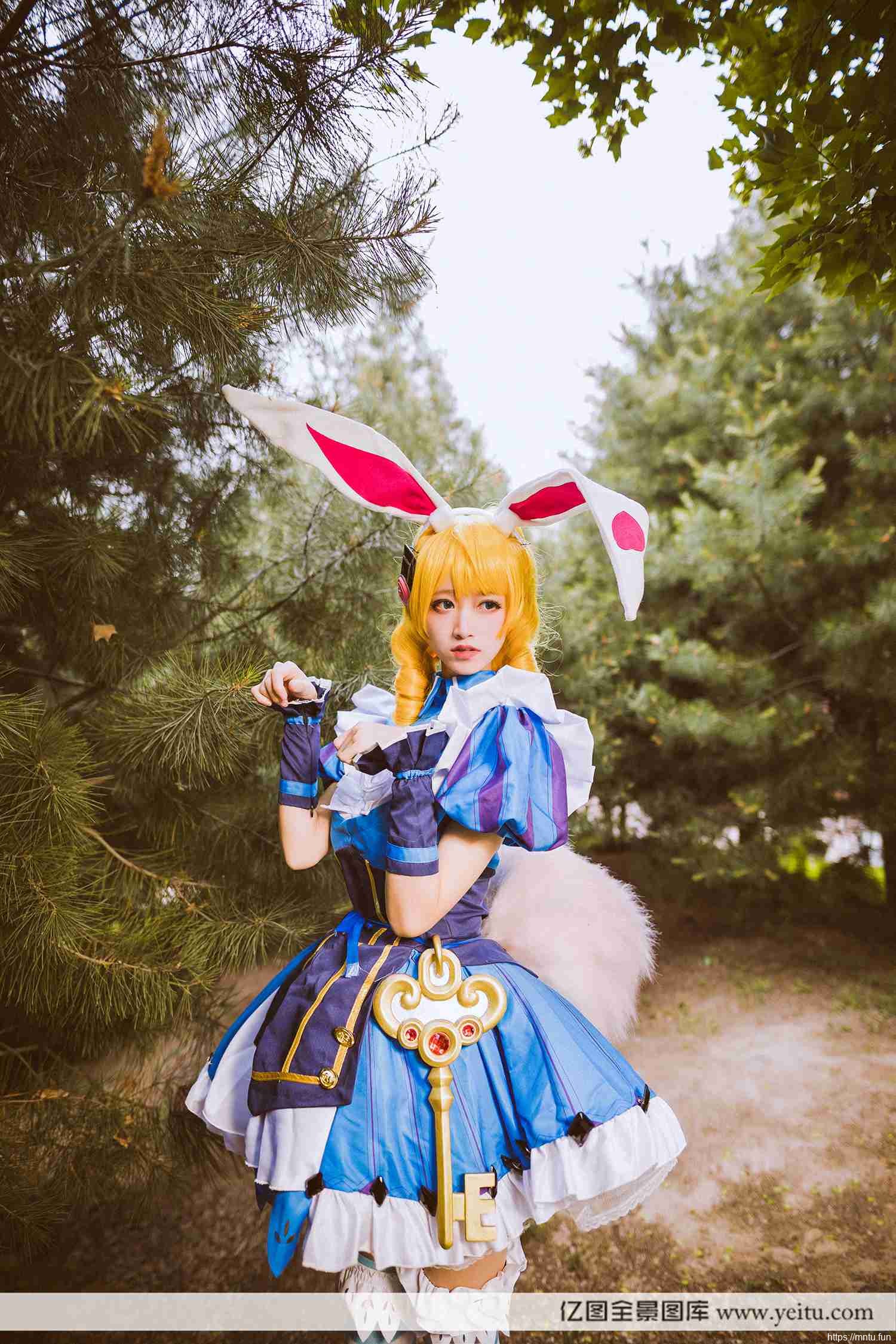 COS爱好者時雨不迟扮演王者荣耀妲己