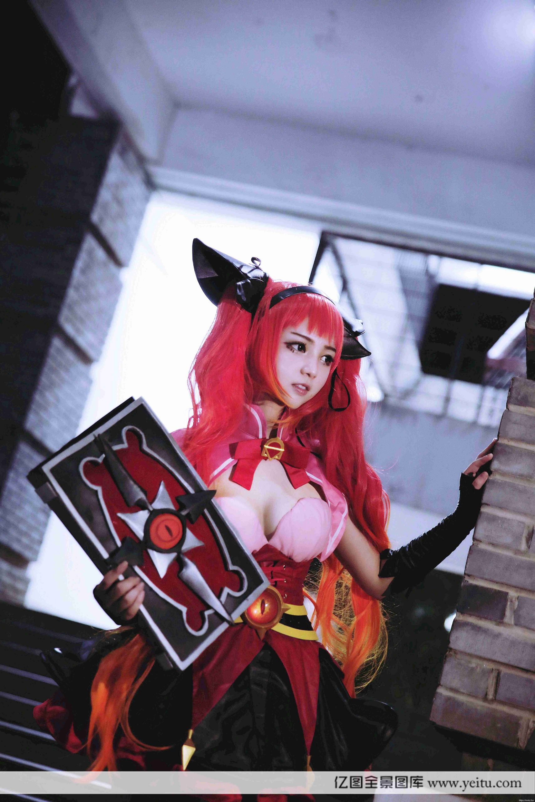 清纯萌妹子暴君的深情COSPLAY王者荣耀安琪拉