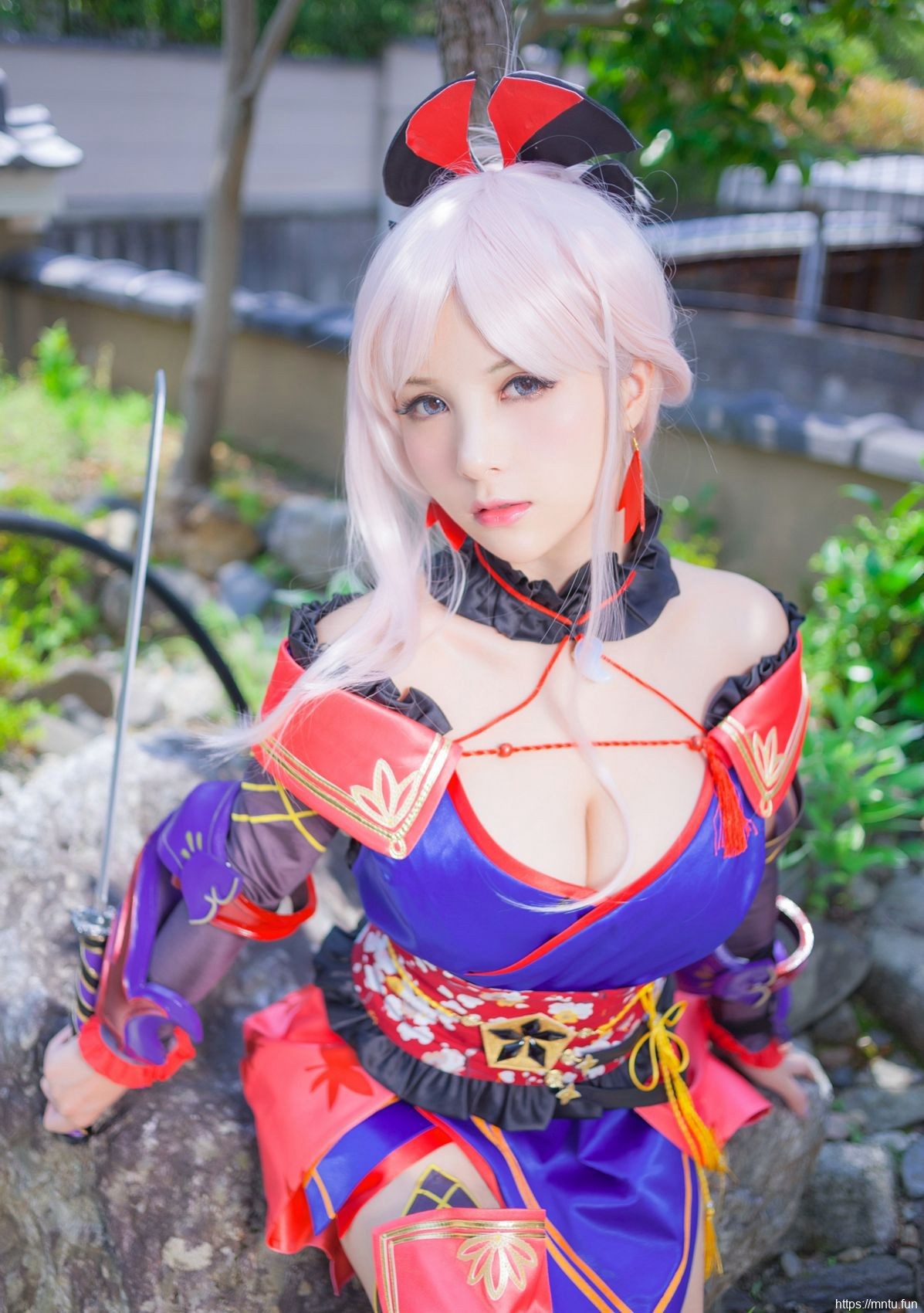 绝色少女cosplay爆乳美腿性感撩人写真