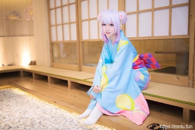 清纯美女萝莉康娜cosplay性感诱人写真
