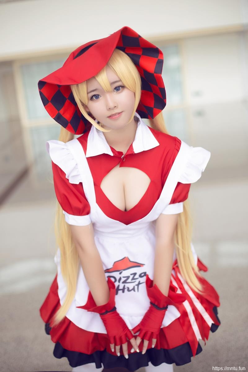 清纯美女ovo角色扮演王者荣耀暗夜萝莉安琪拉