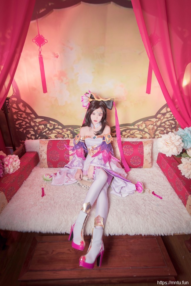 小透明派派COS王者荣耀绝色貂蝉