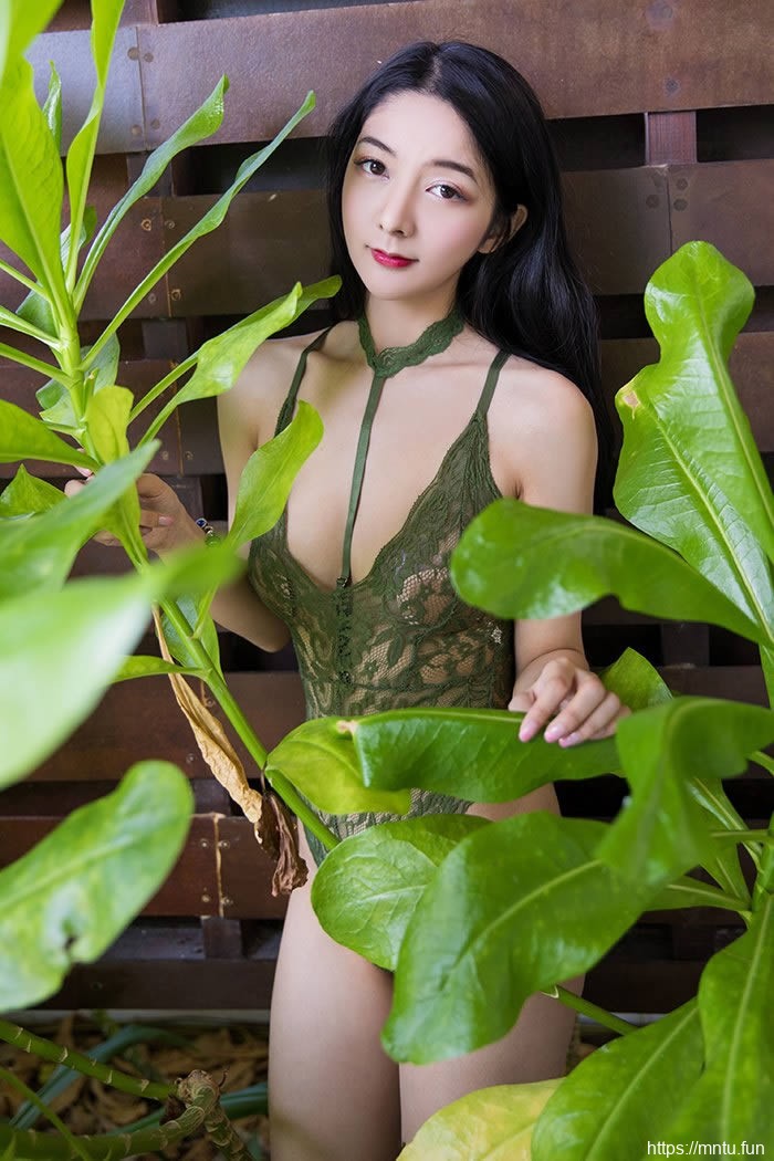 撒娇人妻小热巴湿身美腿百看不厌