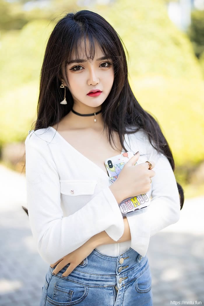 童颜迷妹Miko酱肉丝美腿撩人十足