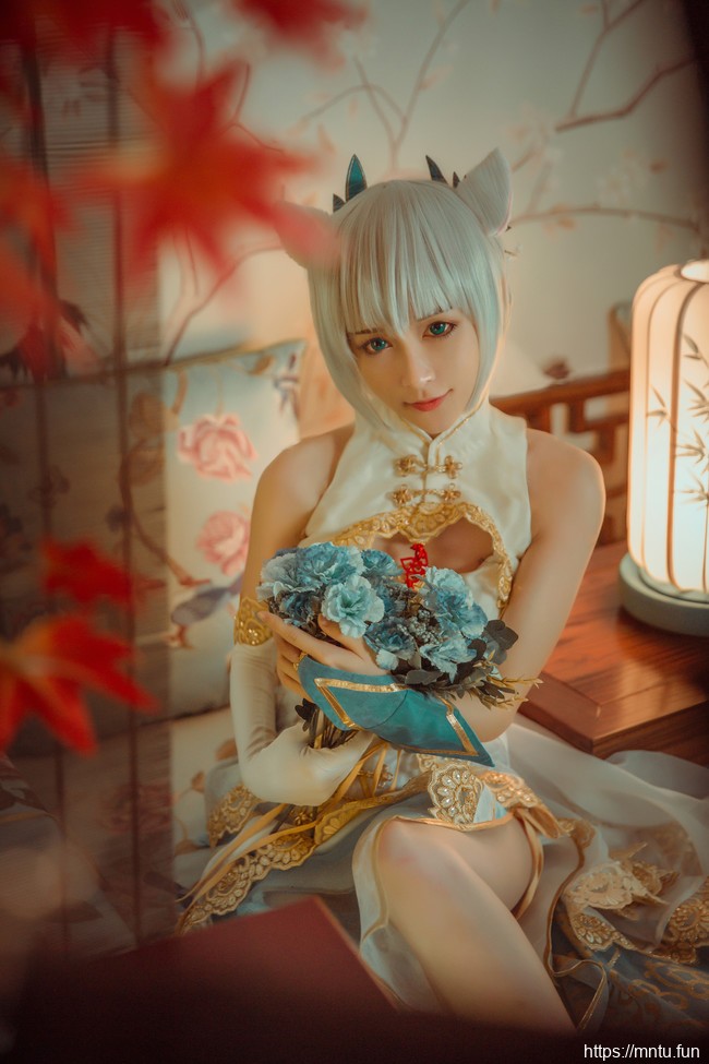 姐妹花风色夭夭与cn青鸟COS扮演VOCALOID青鸾言和