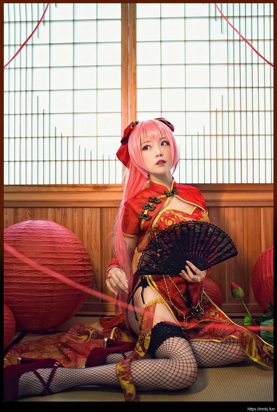 旗袍美女Luka黑丝网袜cosplay巡音流歌