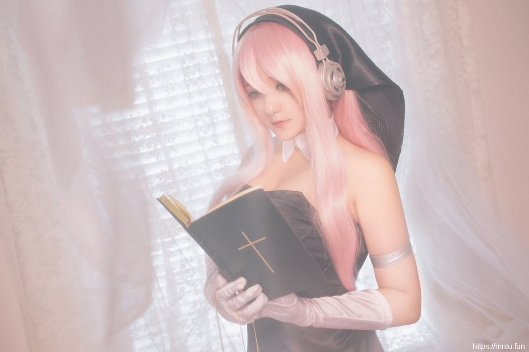 日系美女酥胸美腿cosplay修女超级索尼子