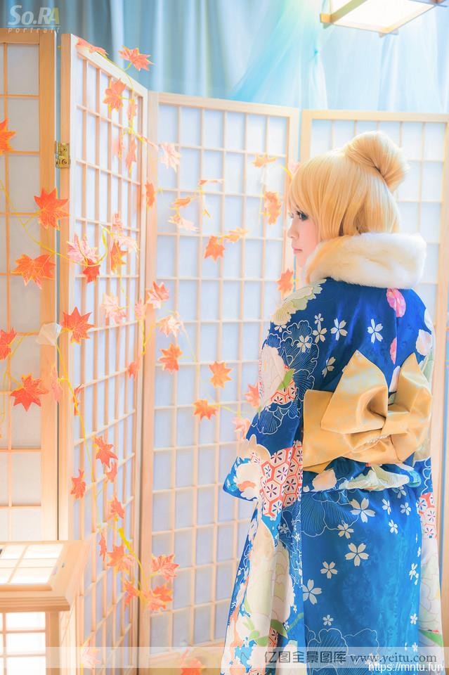 甜美白皙小妹身着和服COSPLAY