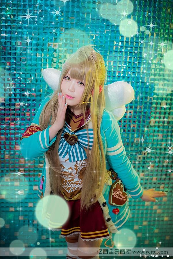 清纯姐妹花浴室COS装扮小可爱