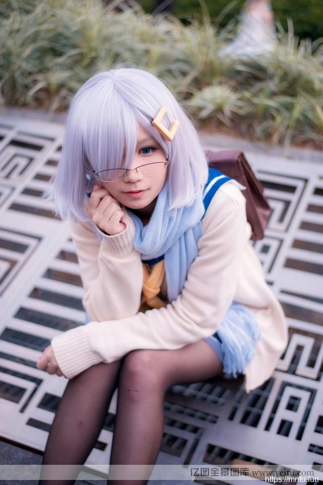 可爱萝莉黑丝美腿cospvrcosplayxlay