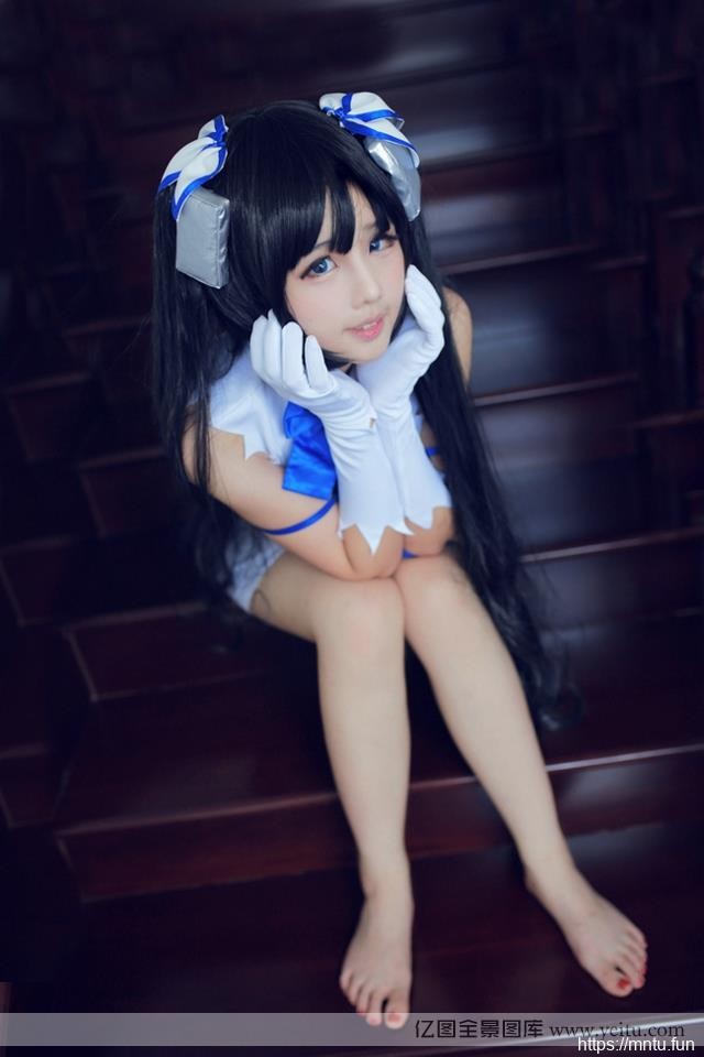长发白嫩萝莉可爱cosplay隐显新cosplay乳沟