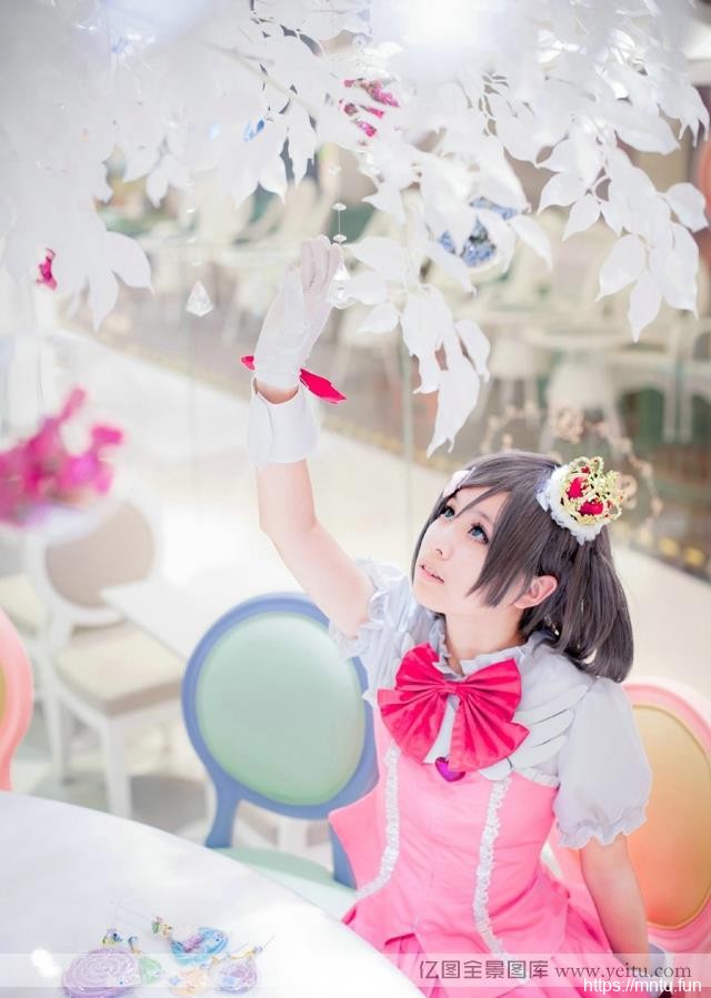 白皙可人粉嫩萝莉cospcosplay秀lay