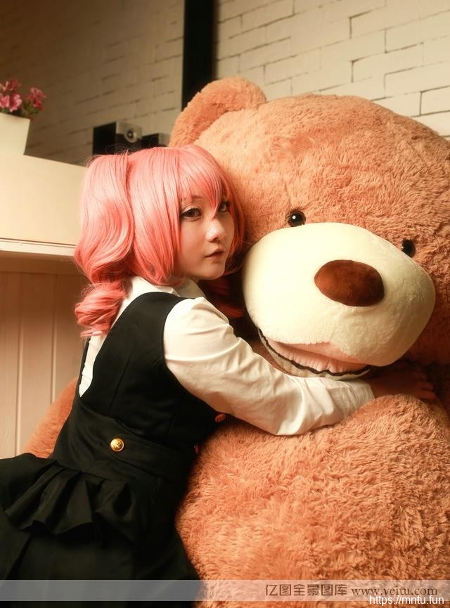 粉嫩真人cosplay可爱萌妹子cosplay室内拍摄