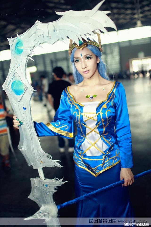 气质冷艳美女艾希Ice c同人cosplayosplay寒冰射手
