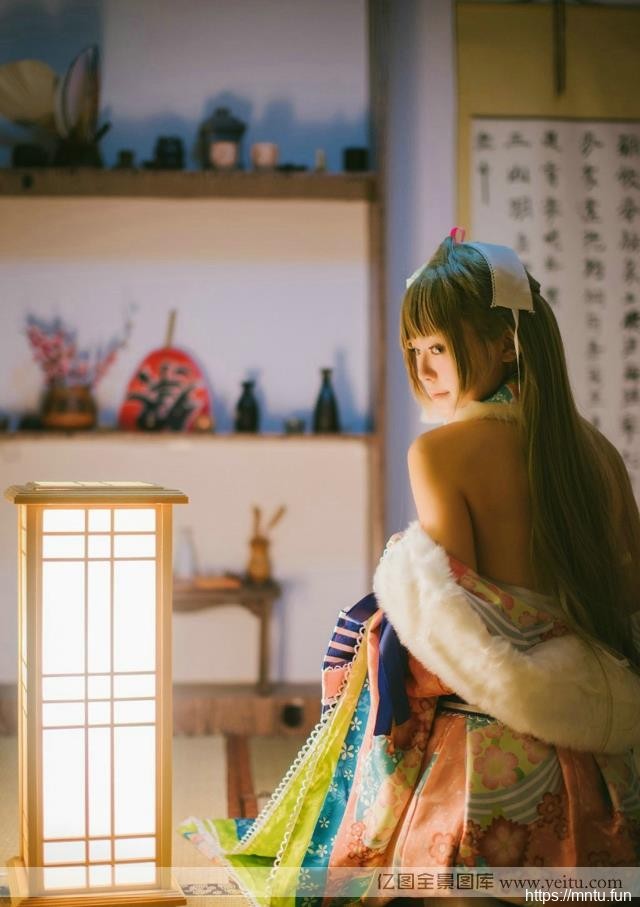 甜美面孔少女清纯c白丝长筒袜cosplayosplay