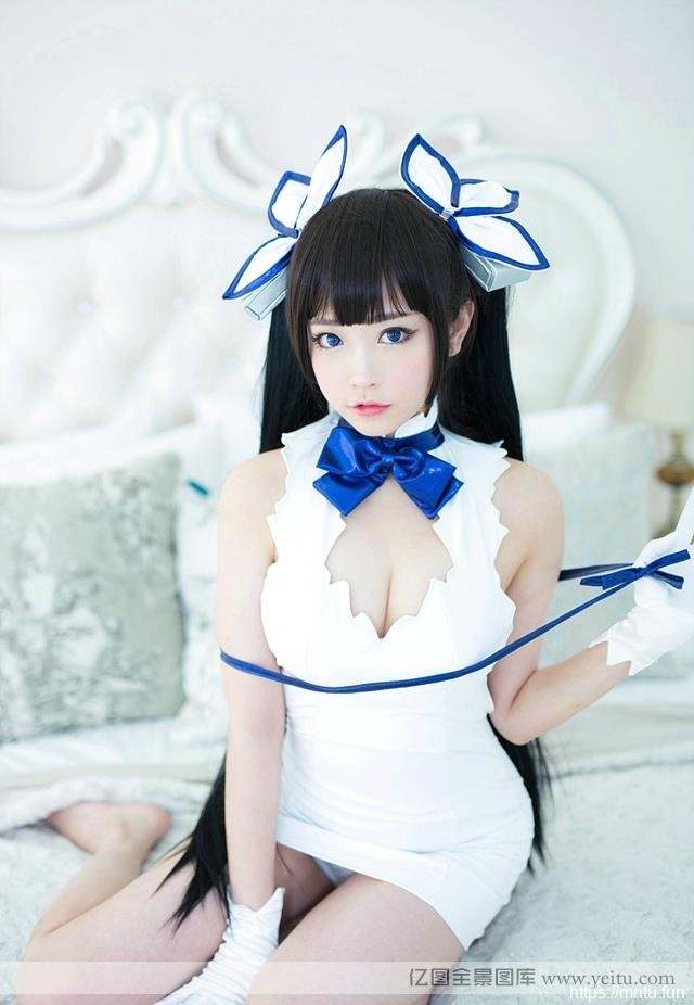 巨乳美女“赫斯缇旗袍白丝cosplay雅”性感cosplay