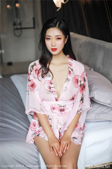 秀人网 翘臀胸大的美女美女宋-KiKi引诱情味内衣福利摄影图片