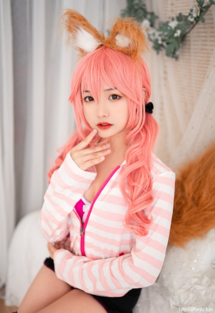 甜美美女cos性感长腿诱惑写真图片