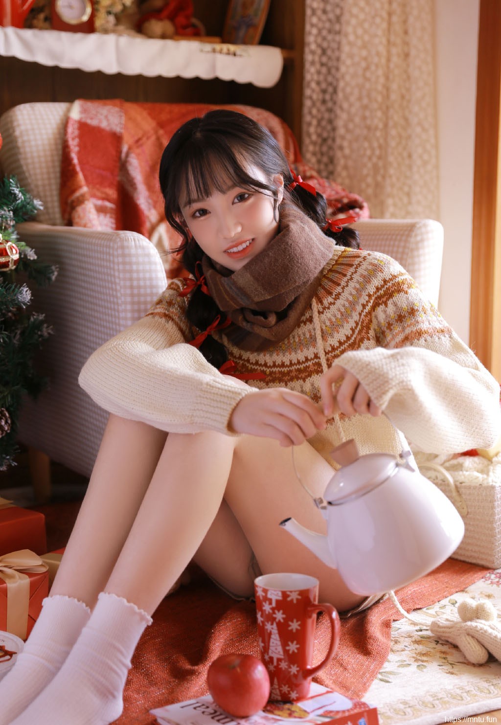 漂亮圣诞美女唯美私房性感写真