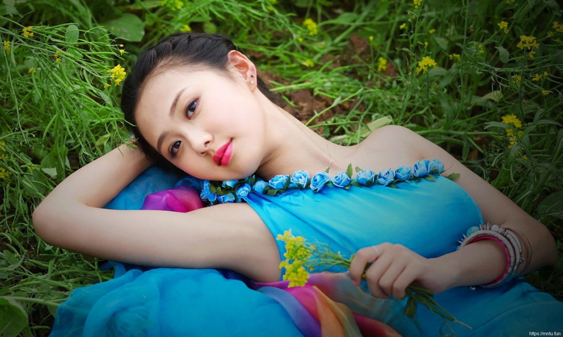 小清新美女外拍展现印度美女风情