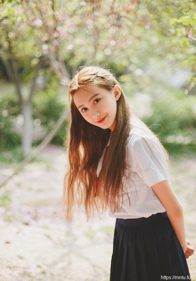 气质美女校服妹超清纯个人写真集
