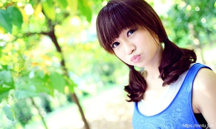 00后小清新美女夏日清纯个人写真