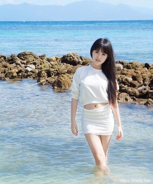 清纯型的女生大眼白皙写真摄影