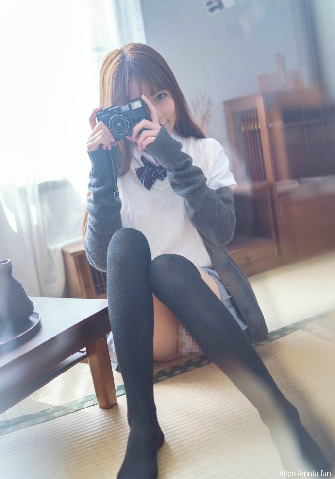 美腿学生小企鹅Carol酱清纯私房诱惑