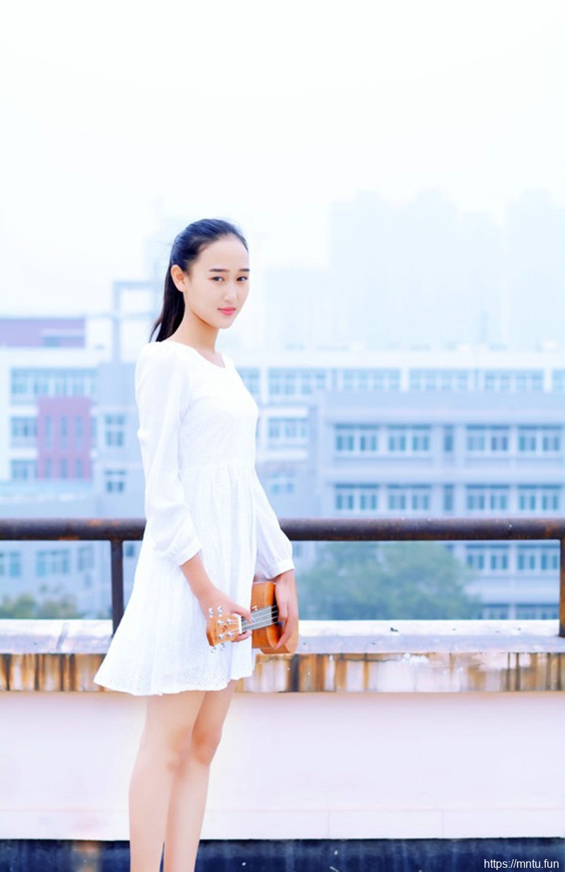 气质清纯美女生活照安静美好