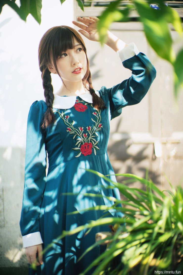 复古清纯少女养眼艺术照