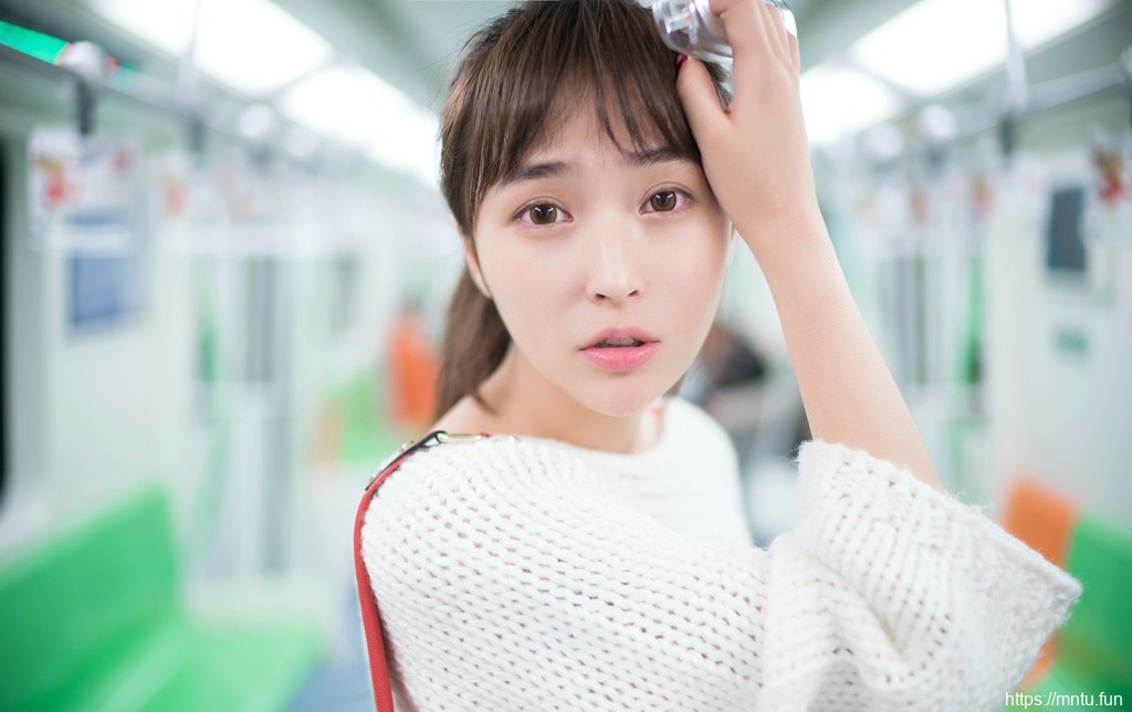 清纯热裤少女Rayshen楚楚白皙诱人写真