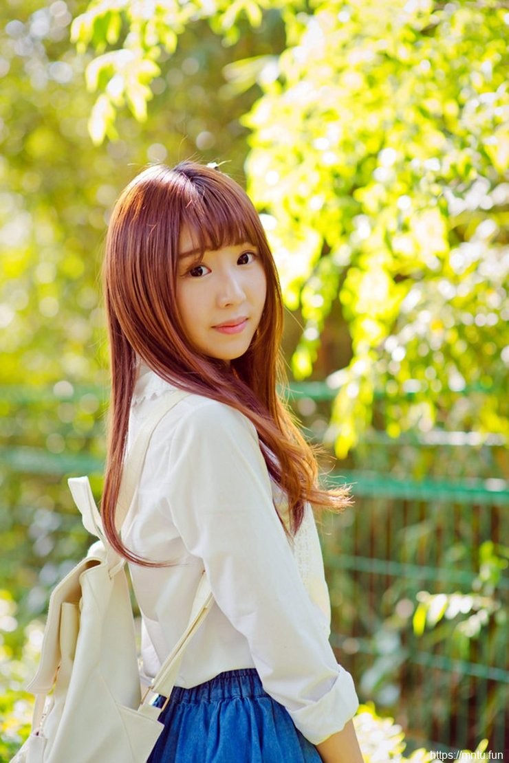 街拍清纯萝莉花季迷人写真生活照