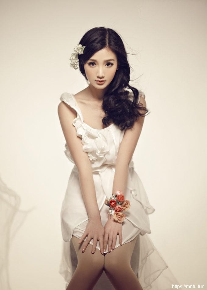 楚楚动人清纯美女个人写真集