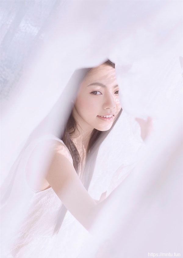 90后清纯美女写真白色梦幻气质唯美