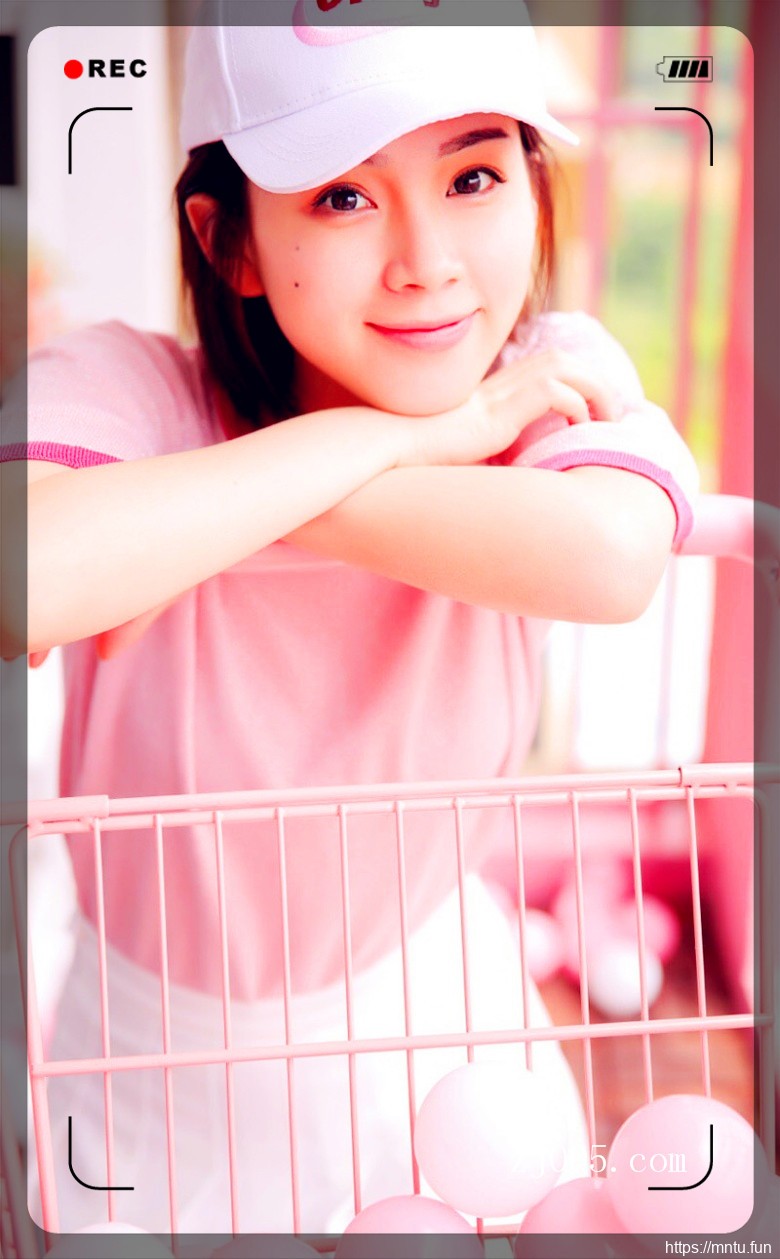 清纯美女演绎最美校花萝莉少女私房写真图片