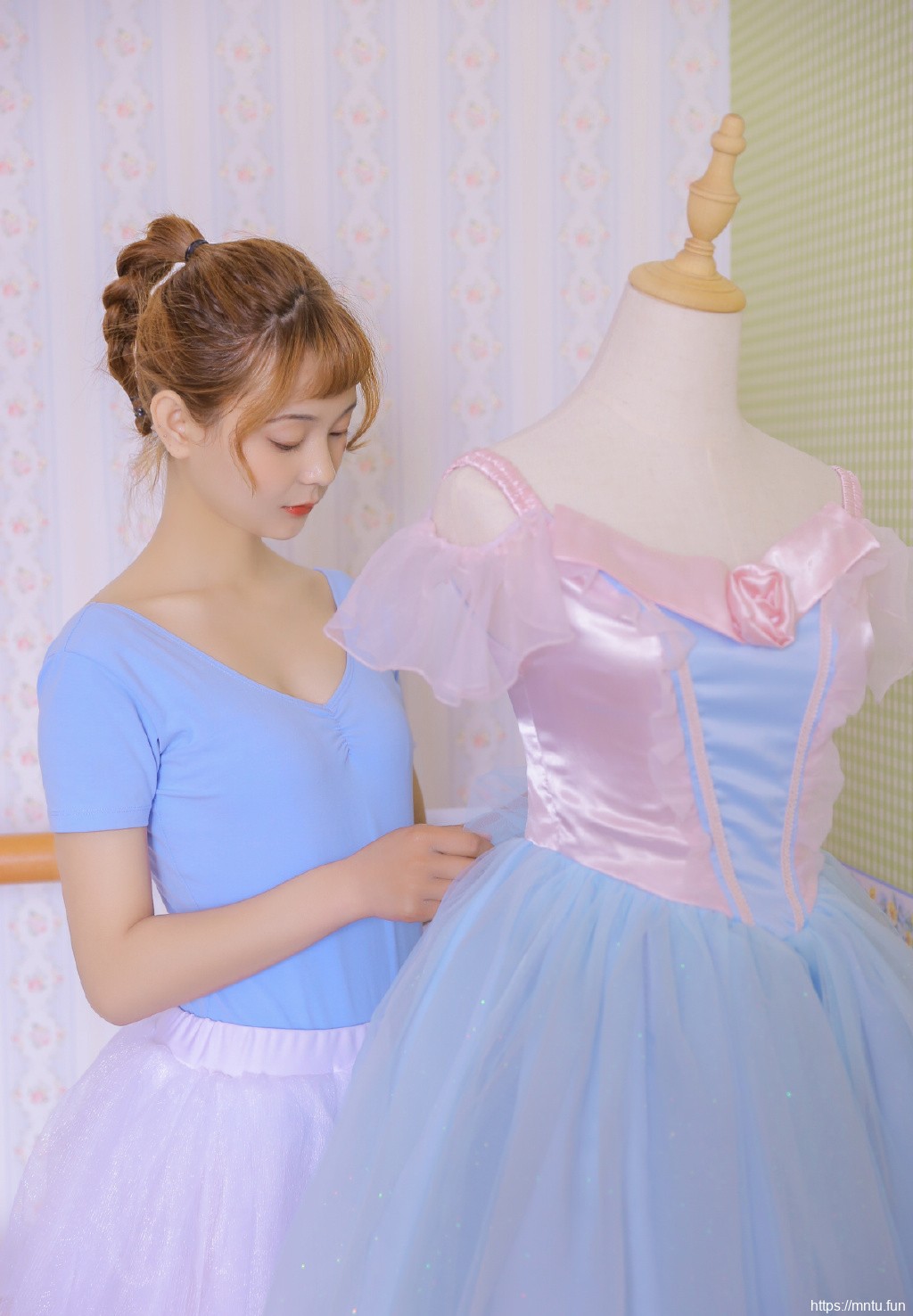 清纯妹子图自拍图集44期  留住我们青春的记忆