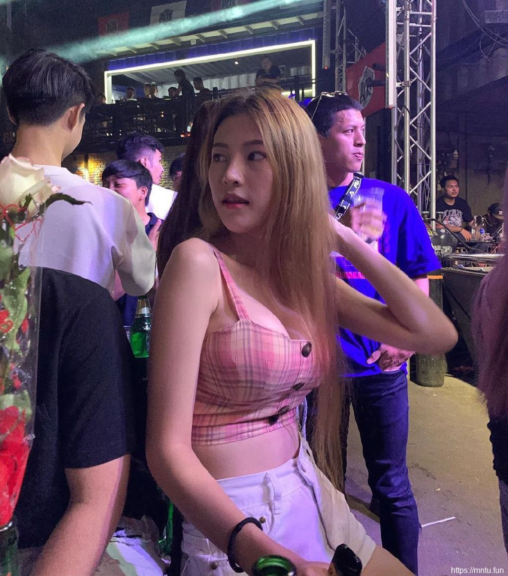 清纯靓丽的MM2019年12月17日摄影写真