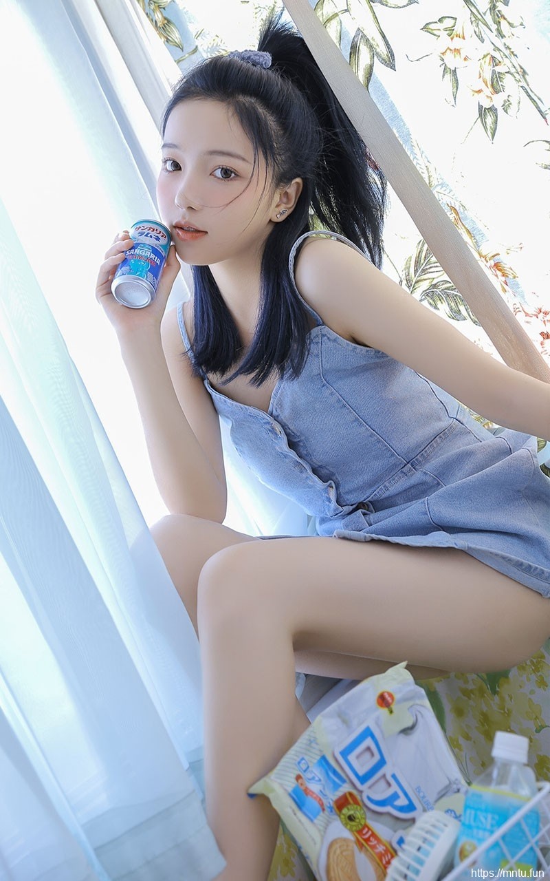 美女照片宅男女神肌肤莹白若雪气质出尘妹子图