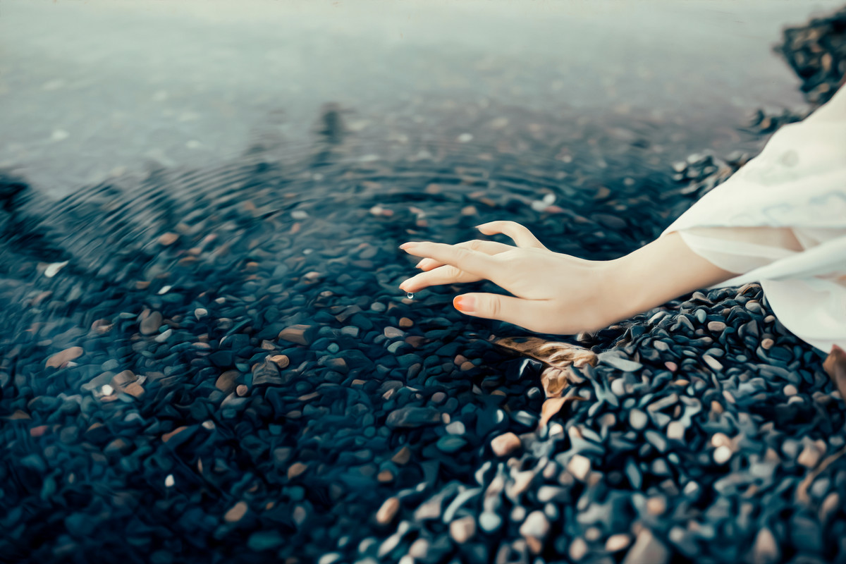 鹅蛋脸汉服美女轻纱飘逸唯美养眼的古风摄影图片