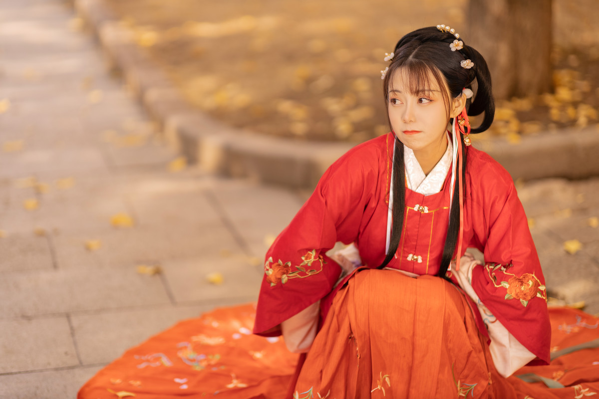 古装汉服美女温婉可人唯美古风摄影