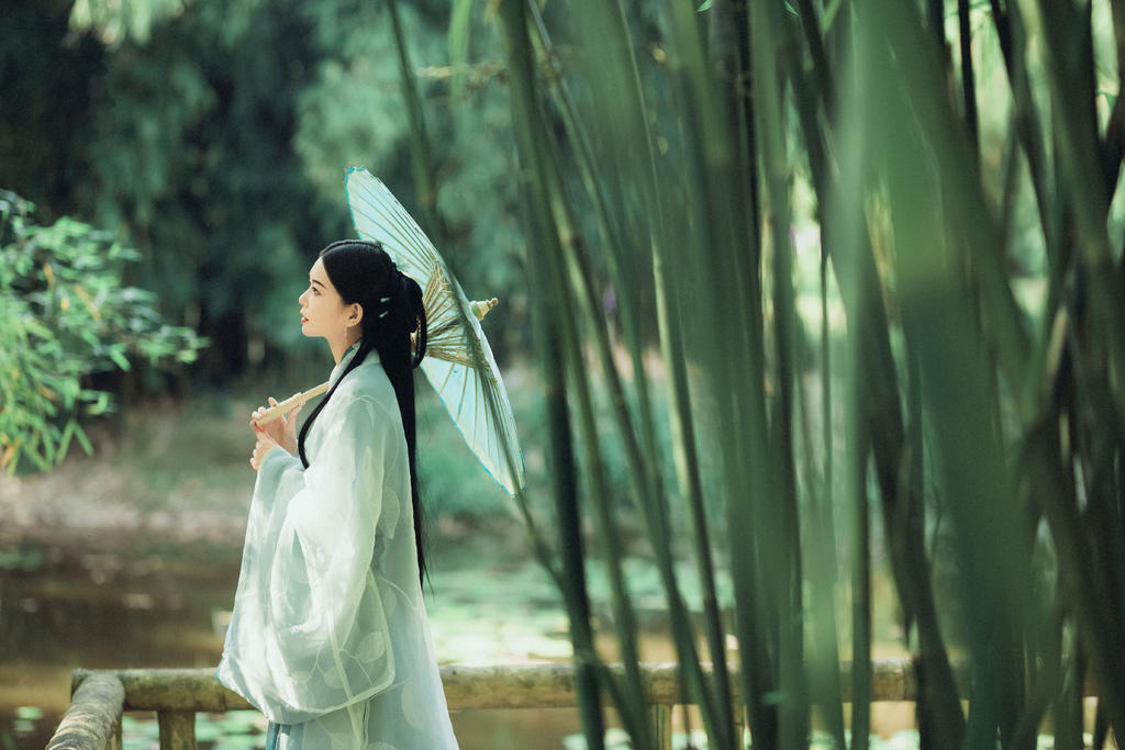 汉服美女气质纤尘不染飘逸唯美写真