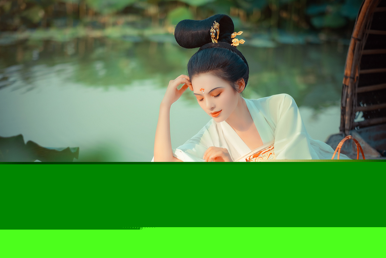 古装美女夏日采莲唯美古风摄影图片