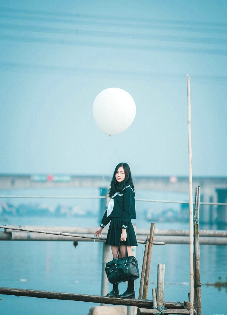 日系学院风校服妹子高挑完美身材