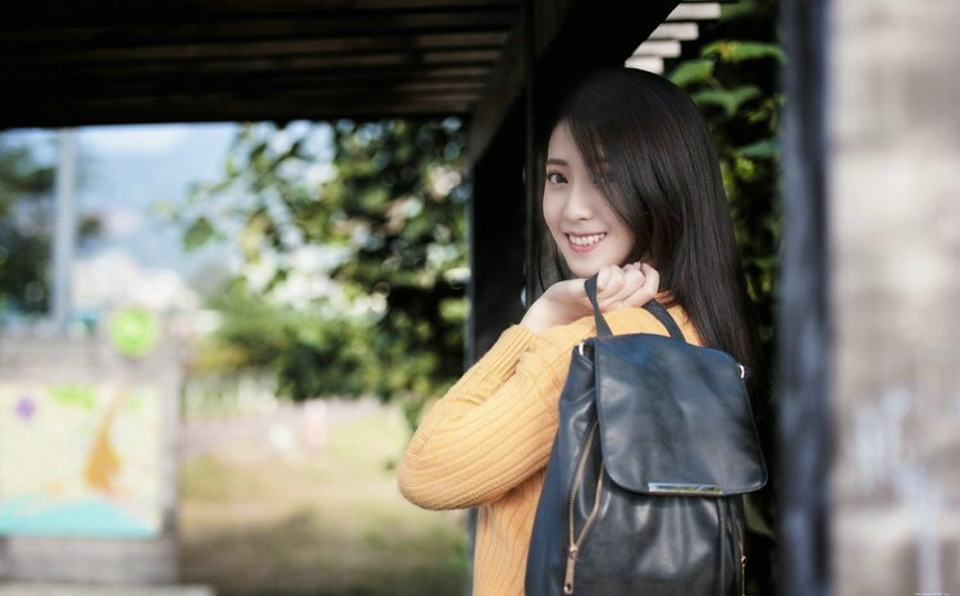 笑颜如花可爱甜美邻家女孩珊珊清纯户外写真