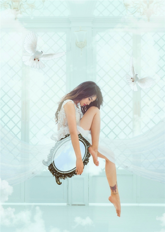 唯美悬浮室内妖娆美女迷人写真