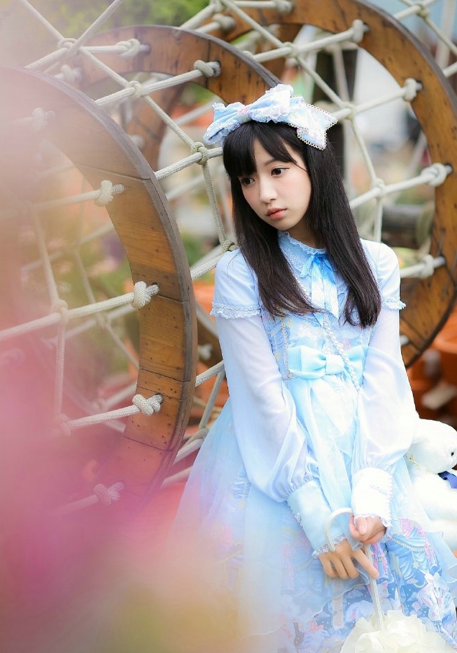 花园清新洛丽塔服少女粉嫩甜美阳光照人