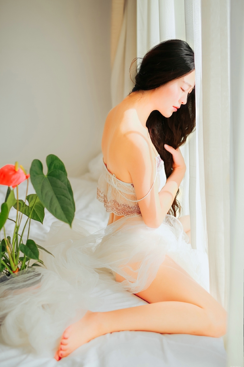 漂亮妹子蕾丝私房美好娇躯诱人写真