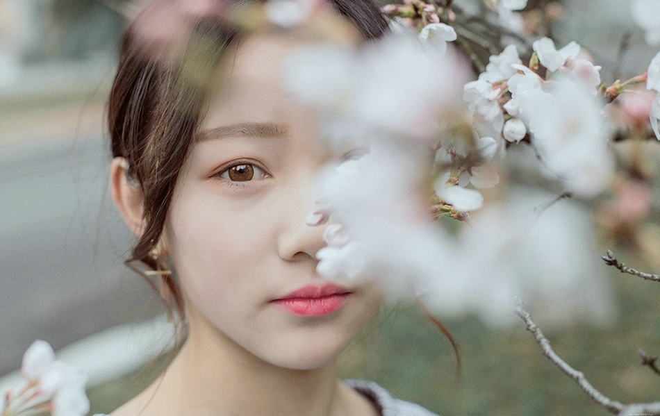 樱花树下手拉手姐妹花同款衬衫玲珑可爱