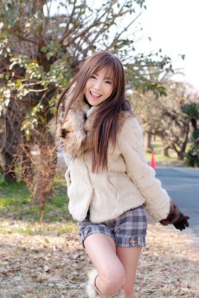 清纯妹子山崎巧街拍写真甜美迷写真